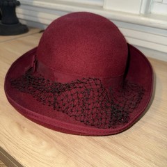 Vintage Betmar New York Women’s 100% Wool Retro Cloche Brim Bow Hat Red OS