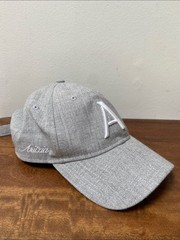 New Era x Aritzia 9TWENTY Hat Women’s-fit, heathered twill New Era x Aritzia