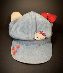 Hello Kitty Sanrio Women’s Newsboy Hat Size One Blue Denim Red Bow Embroidered