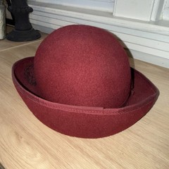 Vintage Betmar New York Women’s 100% Wool Retro Cloche Brim Bow Hat Red OS