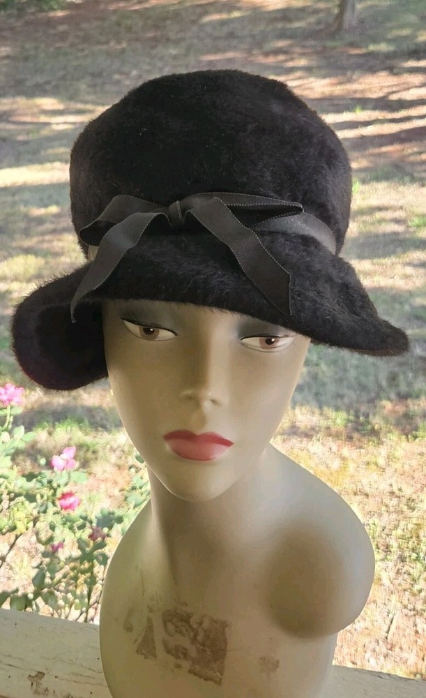 Betmar New York Women’s Black Faux Mystere Imported Fur Bow Hat Vintage