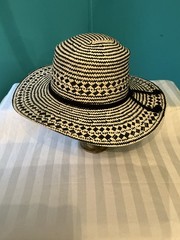 Black and White Wide Brim Unisex Sun Hat New Condition Fashionable