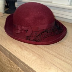 Vintage Betmar New York Women’s 100% Wool Retro Cloche Brim Bow Hat Red OS