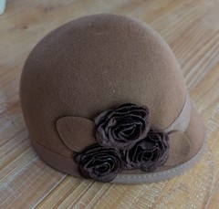 9 WEST 100% Wool Brown Cloche Hat w/Floral Accent and Grosgrain Ribbon Band