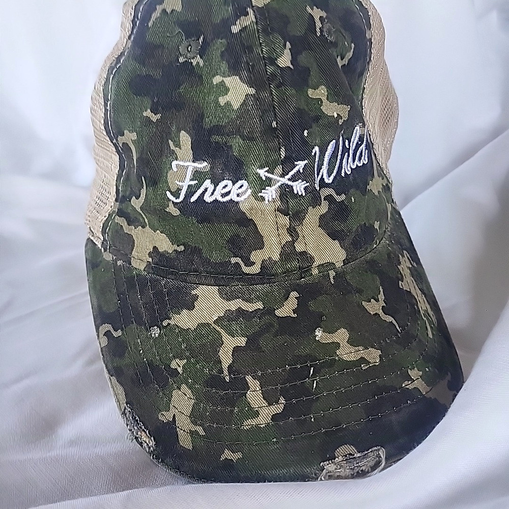 Free Wild Hat Cap Women’s Camo Adjustable Strap Back Camouflage Mesh Distressed