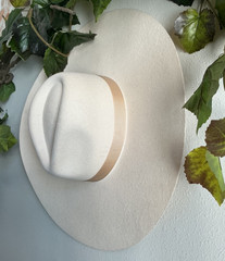 Lack of Color Women’s Ivory Wool Carlo Rancher Cowboy Hat Size Medium