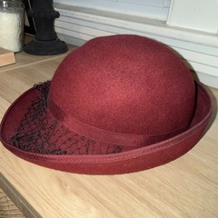 Vintage Betmar New York Women’s 100% Wool Retro Cloche Brim Bow Hat Red OS