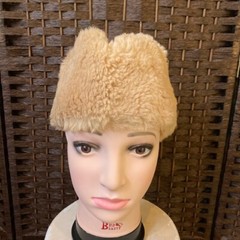 CORNELIUS kangaroo hat SIZE: not marked, 21″ circumference COLOR: tan
